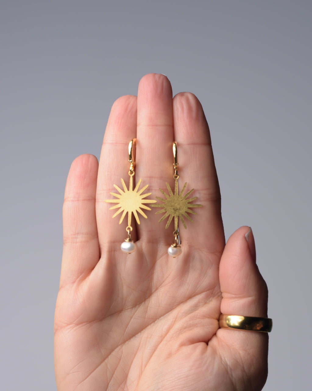Sunshine & Pearls